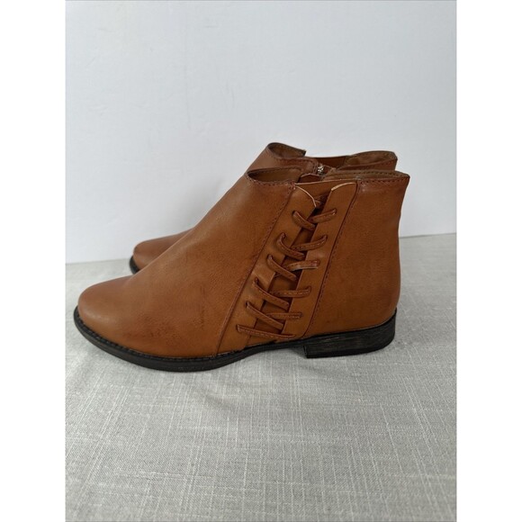 Bamboo Women's Size 6.5 Primetime Ankle Boot Faux Leather Upper Side Ankle Zip - Picture 9 of 13